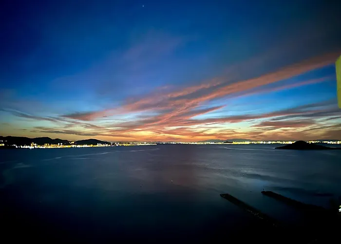 Apartmán Atico De Lujo Vistas Dos Mares *